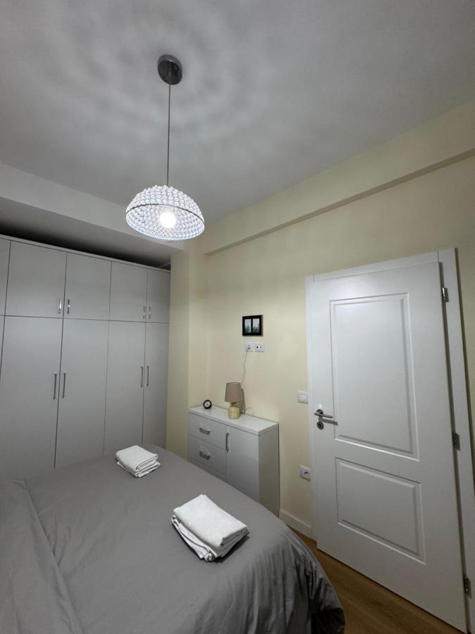 Altair Apartment Tirana Bagian luar foto